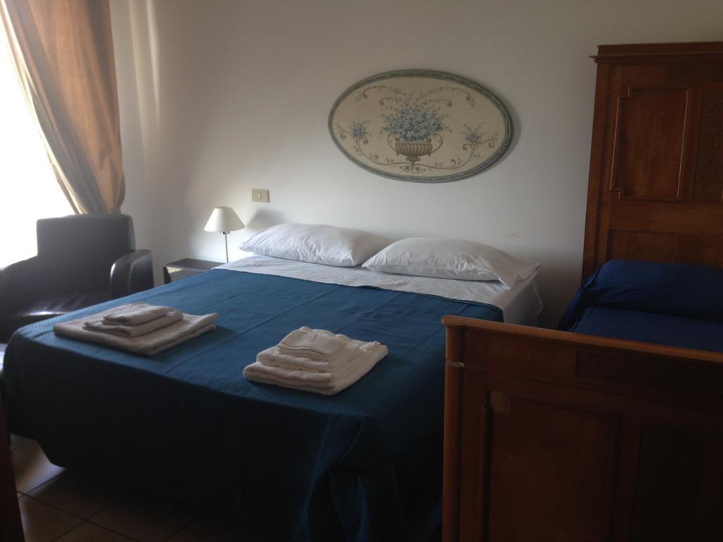 Residence Mareblu Barcellona-Pozzo di Gotto Room photo